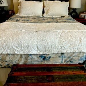 Pottery Barn Matelasse Queen Coverlet and Pillow Shams